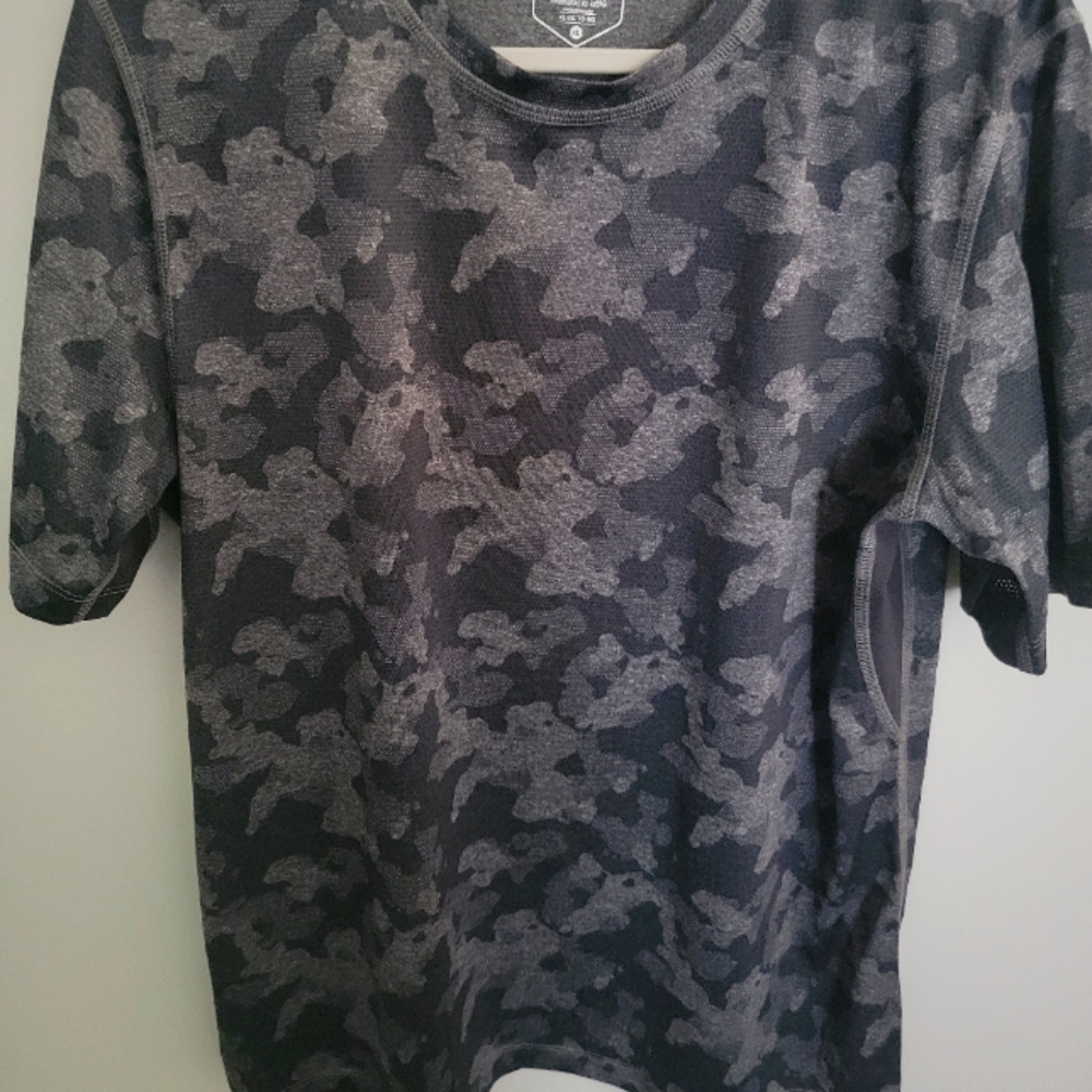 ASICS Athletic T! Men or Women XL!